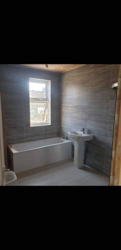 MC Property Services - Decorator in Dagenham