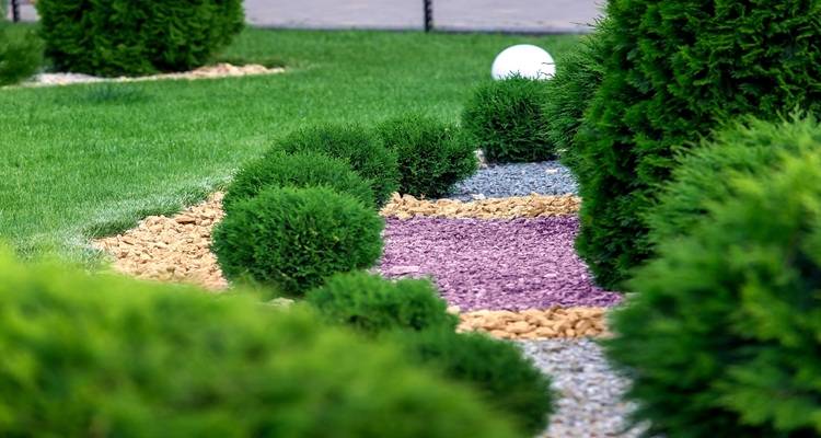 cuevy garden flower beds fake grass