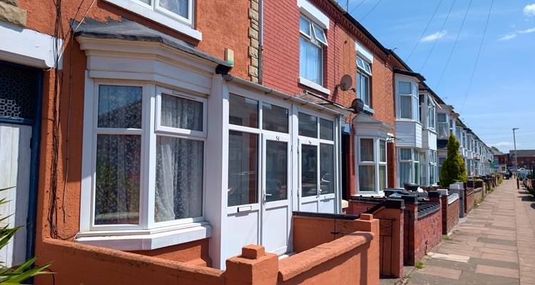 terraced houses bY WINDOWS