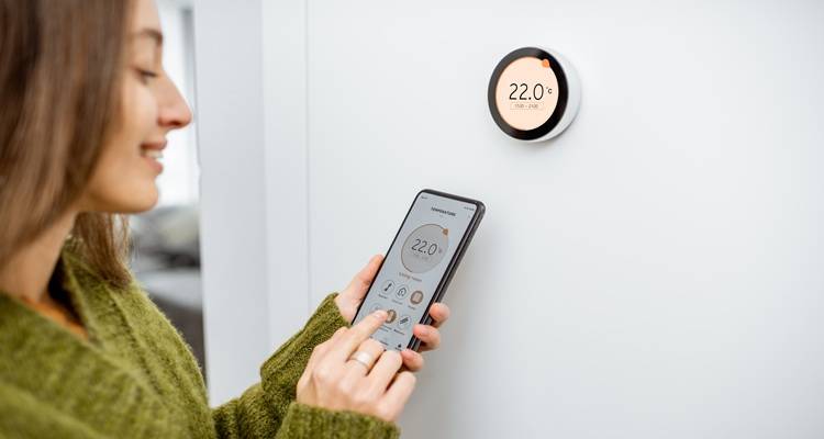 woman with smart thermo