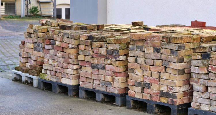 reclaimed brick wall cost