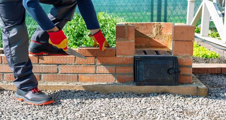 Building brick bbq