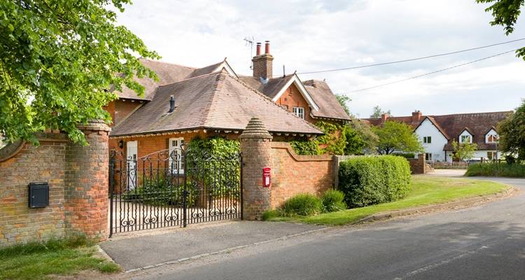 listed house england