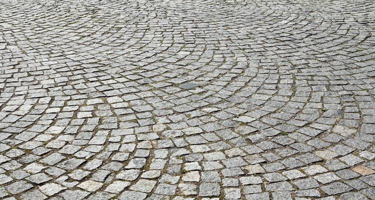 curved cobblestones