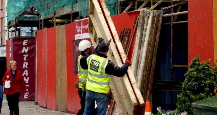 striking scaffolding cost