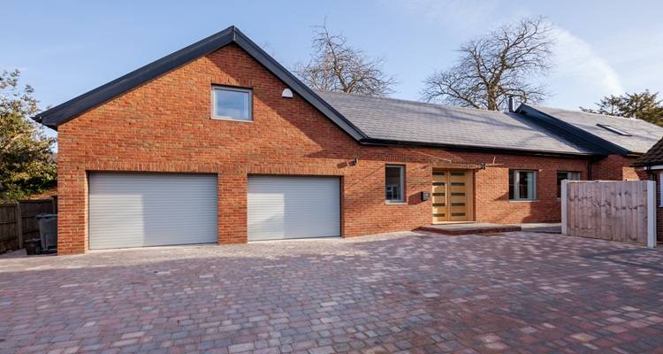 big drive red bric house