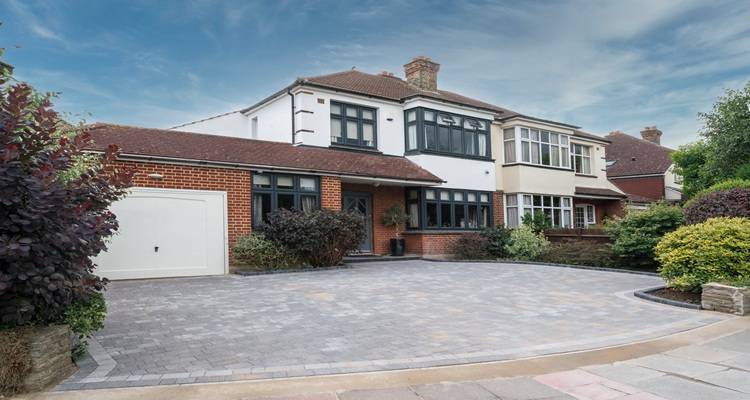 big house uk big driveway
