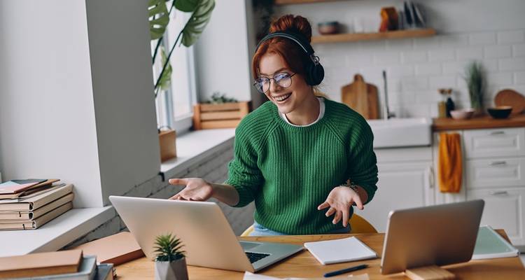 woman on laptop