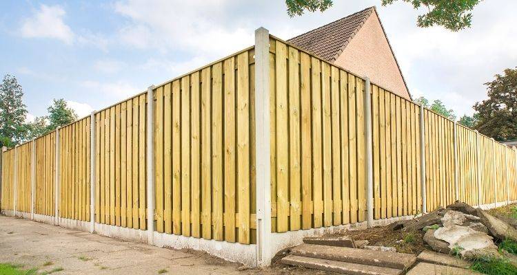 how to fit a fence