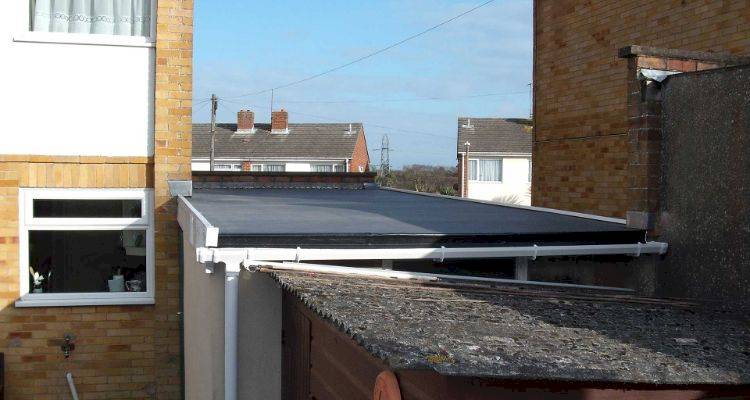 flat roof on garage