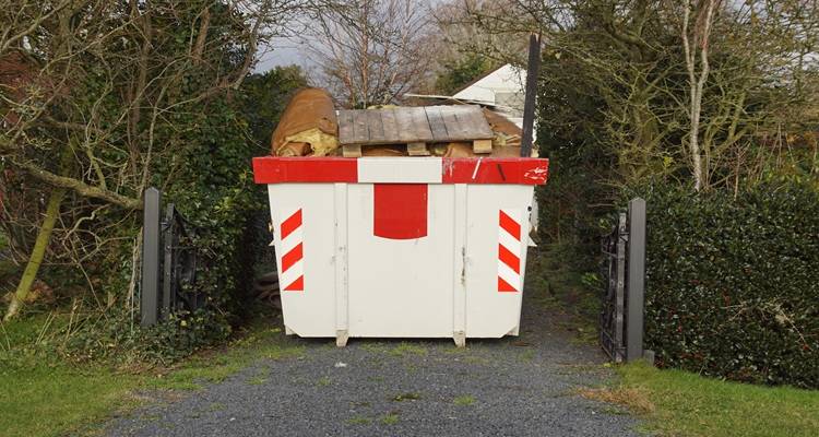 white red skip on drive