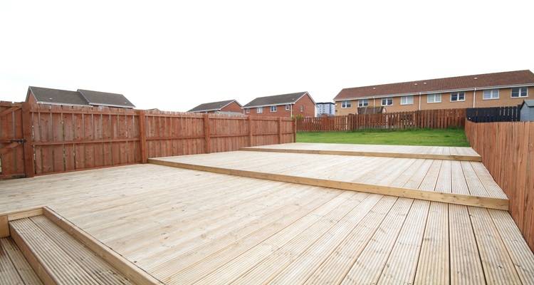 garden decking stepped