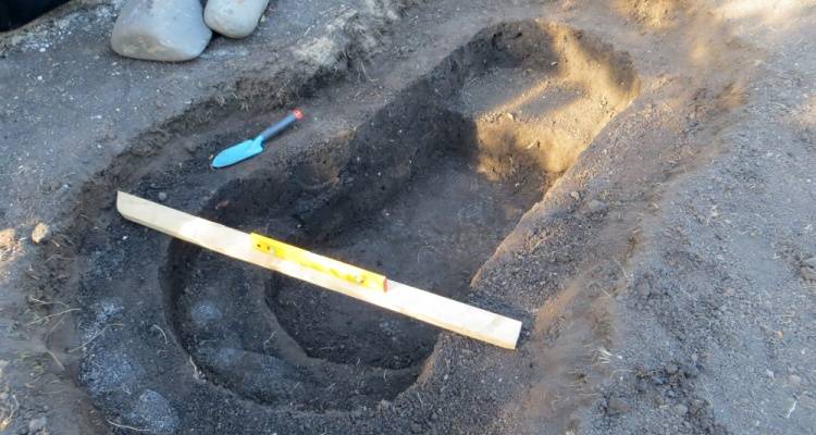 building a garden pond