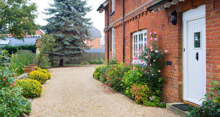 gravel driveway installation