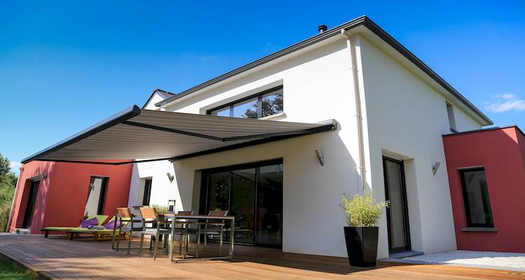 awning on back of house