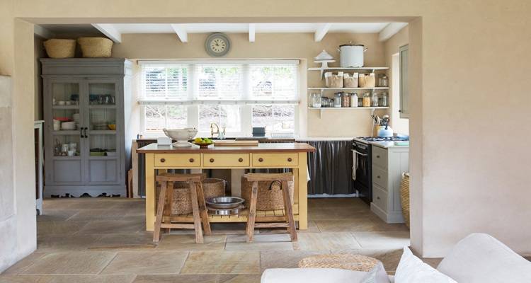 Kitchen limestone floor