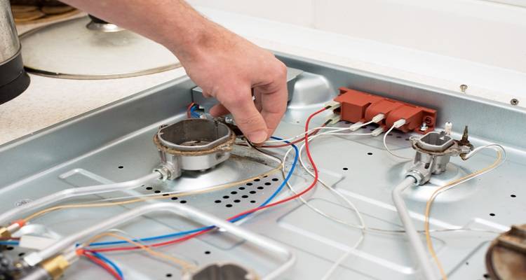 gas hob being fixed