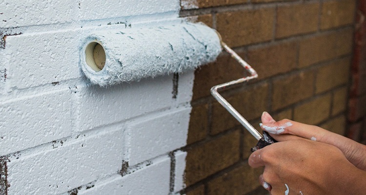 painting house exterior bricks