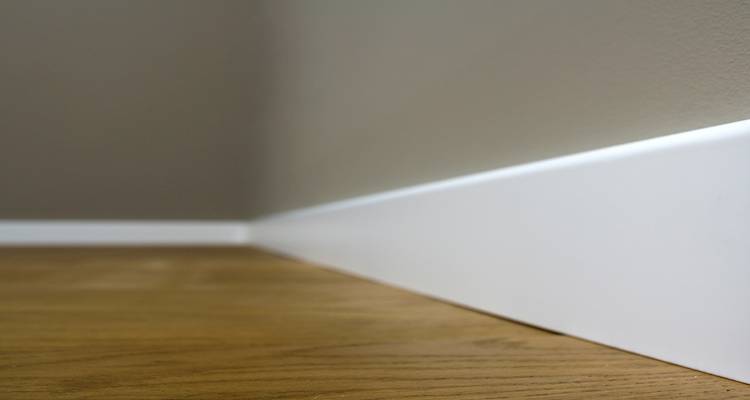 paint for skirting board