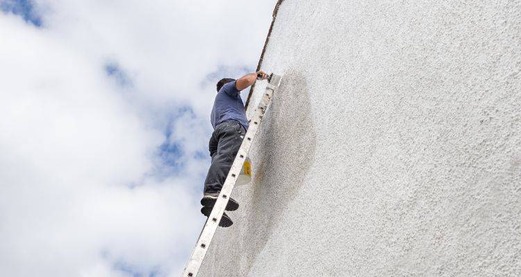 white pebble dash render