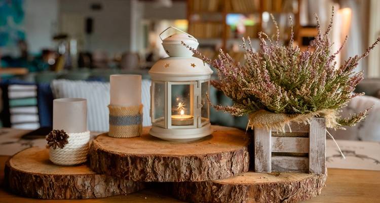 candle and dried flowers