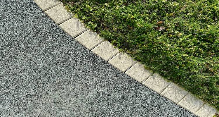 curved part of driveway bricks