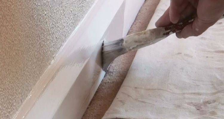 painting skirting boards