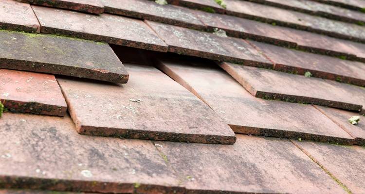 slipped roof tile