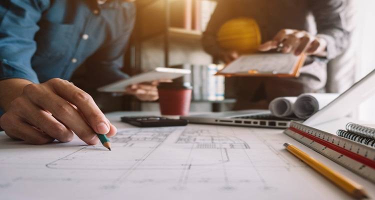 Man with plan laptop