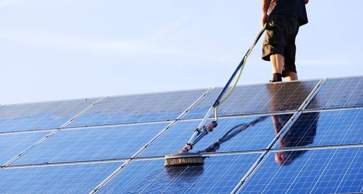 legs on roof cleaning solar
